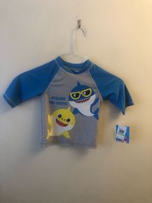 New Baby shark swim top (age 3-4)