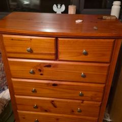 chest of drawers