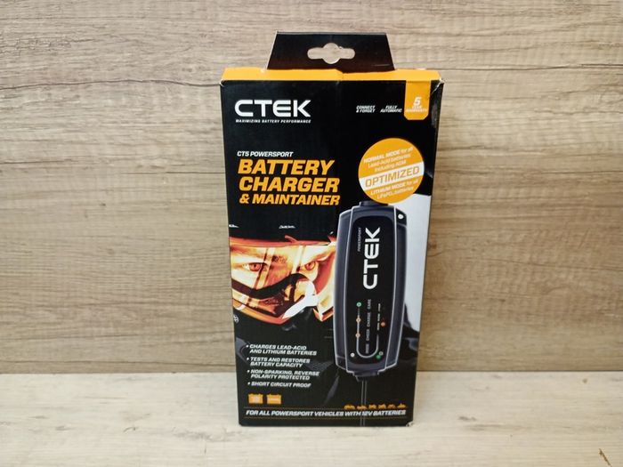 CTEK CT5 PowerSport Battery Charger for Motorcycle, Scooter, Quad, Jetski and Other Powersport Vehicles (Both 12V Lead Acid and Lithium Batteries)
