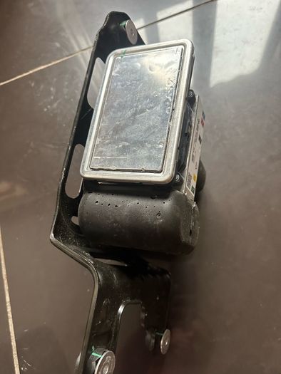 bmw x5 g05  air suspension pump and air tank