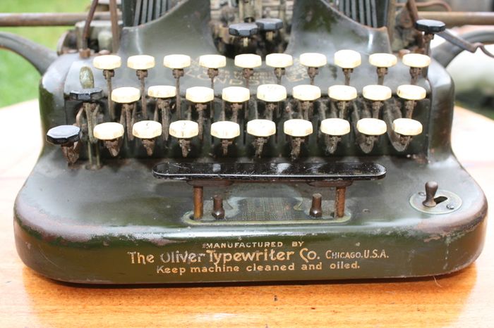 Oliver London Green Typewriter / Old and Industrial Deco / Vintage Decoration/ Teen Bedroom and Office / Museum Collection