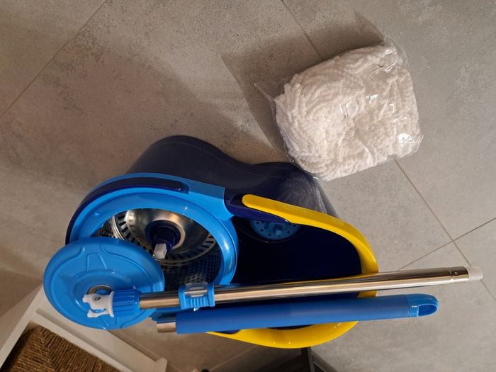 Mop and bucket