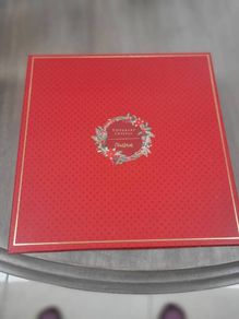 Boxed set of Tiperary Crystal robin mugs
