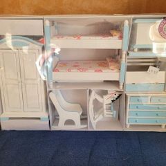 Victorian dolls house furniture - nursery