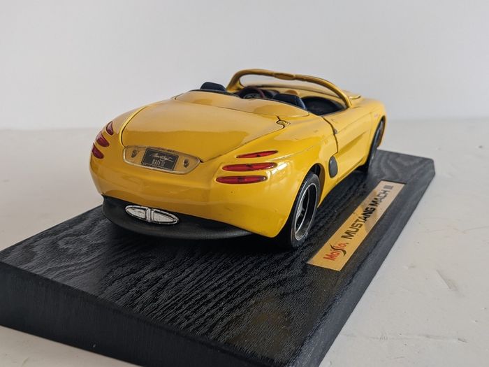 Maisto Mustang Mach III Yellow Model Car