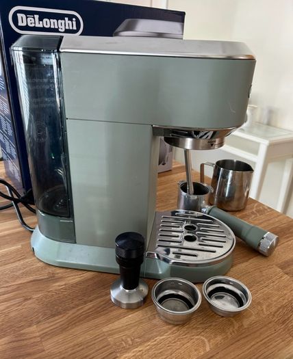Delonghi Dedica duo coffee machine
