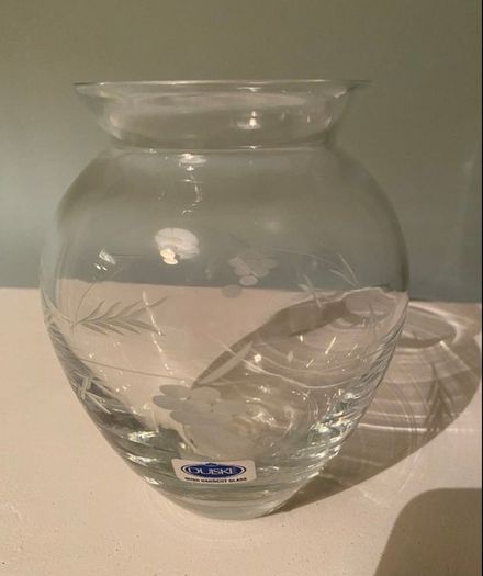 Duiske Irish etched glass vase with original sticker