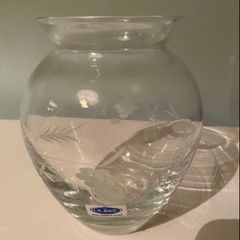 Duiske Irish etched glass vase with original sticker