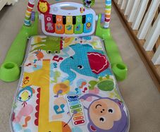 Playmat with piano