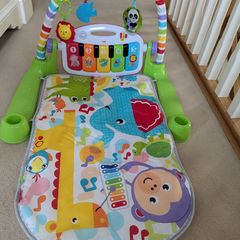 Playmat with piano