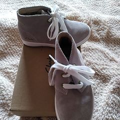 New Clarks junior 8 boots
