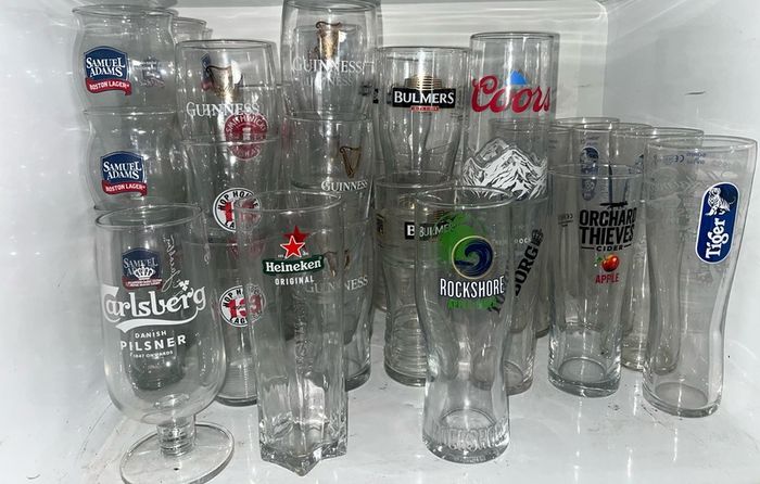 Samuel Adams Boston Lager Beer Pint Glass bulmers Tiger beer Official Pint Glass guinness hop house 13 Heineken Carlsberg coors smithwicks orchard thieves Rockshore cider Galway hooker tuborg corona