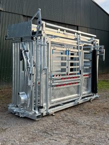 New cattle squeeze crush