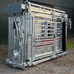 New cattle squeeze crush