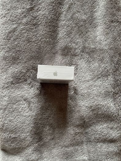AirPods (4th gen)