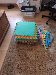 Interlocking play pen soft floor tiles