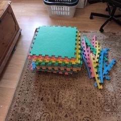 Interlocking play pen soft floor tiles
