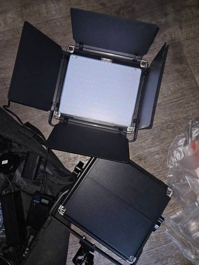 Neweer Lights P200 2.4g studio lighting