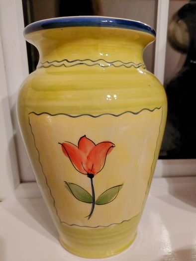 Pretty vase