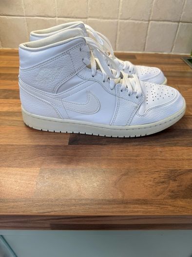 Nike Air Jordan mens hi top  runners