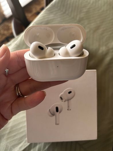 Apple AirPods Pro (2nd Generation) with MagSafe Charging Case