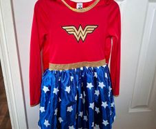 Girl's wonder woman costume age 7-8years