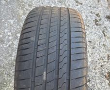 235/45/17 Firestone roadhalk