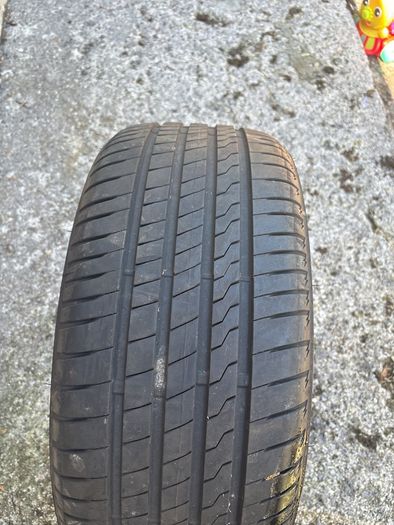 235/45/17 Firestone roadhalk