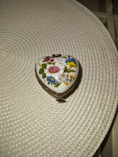 Heart Shaped Pill or Trinket Box Hinged