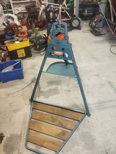 Kennedy pipe vice and clamp