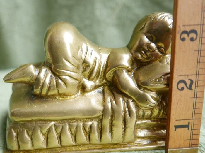Vintage Brass Sleeping Child 5" x 3" x 2,5"