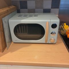 microwave & toaster