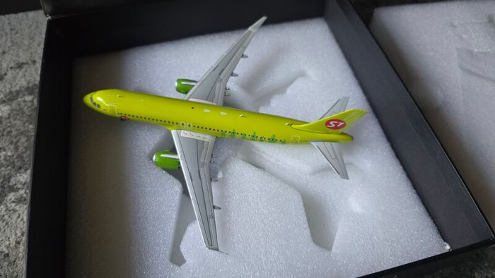 Gemini Jets 1:200 Gemini200 S7 Airlines Airbus A-320