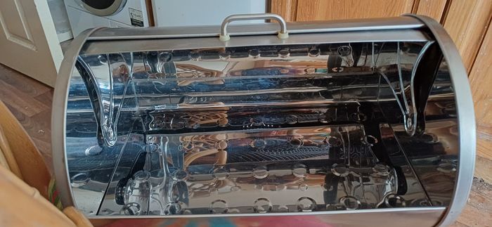 Bread bin