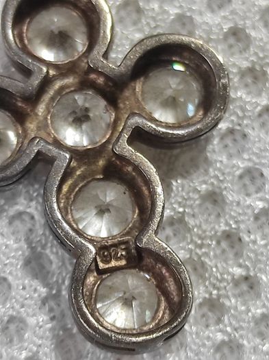 Sterling silver cross pendant