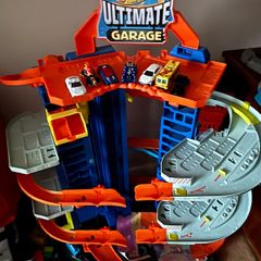 Ultimate Hot Wheels Garage