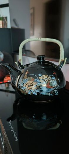 Traditional Chinese Porcelain Teapot - Vintage 80's - Peacock
