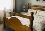 bed frame queen