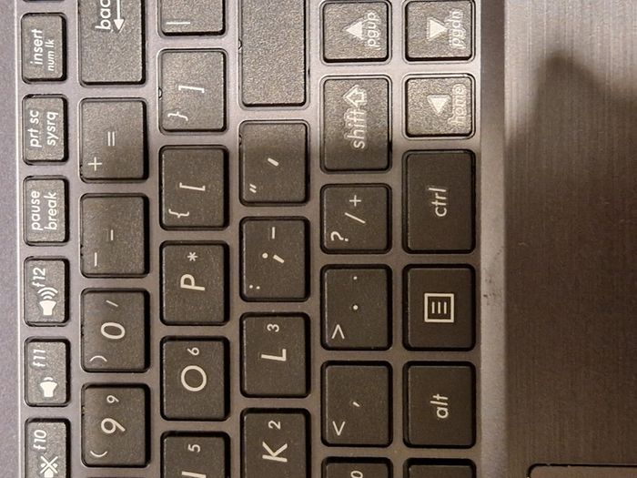 ASUS LaptopTablet CN9935, Windows 8, 2GB Ram 64GB HDD, Intel Atom CPU Z3740 1.33GHz in excellent condition