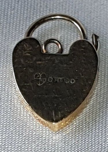 Pristine Vintage 9ct Gold Heart Padlock Charm