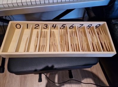 Montesorri Spindle Sticks in wooden box 0-9 barely used