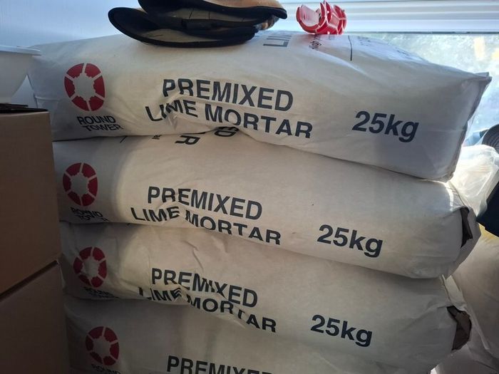 Premixed lime mortar