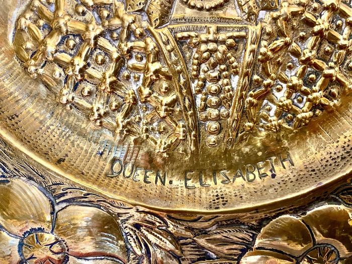 Vintage Brass Wall Plate Queen Elizabeth 41cm