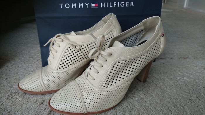 Tommy hilfiger high heels shoes UK7