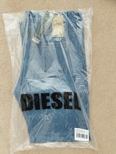2 x Relaxed Bootcut Diesel Jeans 34/34