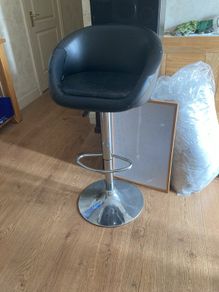 bar stool