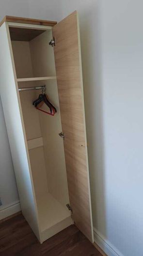 Bedroom furniture set