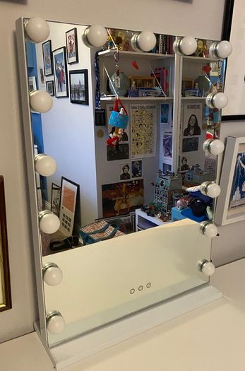 Hollywood mirror