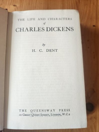 Charles Dickens Set Of 16 Hardback With Many Different Illustrators. See Photos For Same.this Is An Nice Set In Good Condition Featuring Over 20 Of His Famous Novels. See Photos For Same.