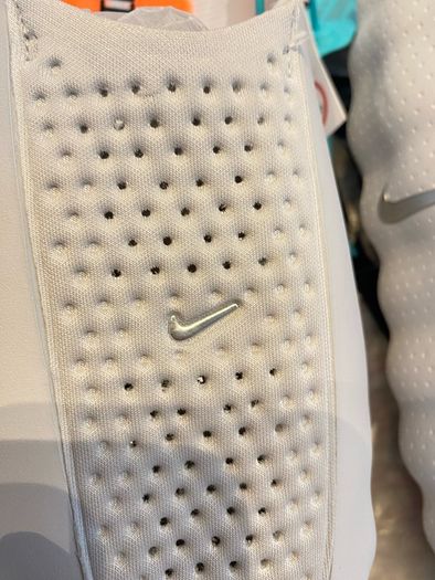 Nike Mind 001